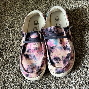 Women’s Sz 11 Hey Dude’s